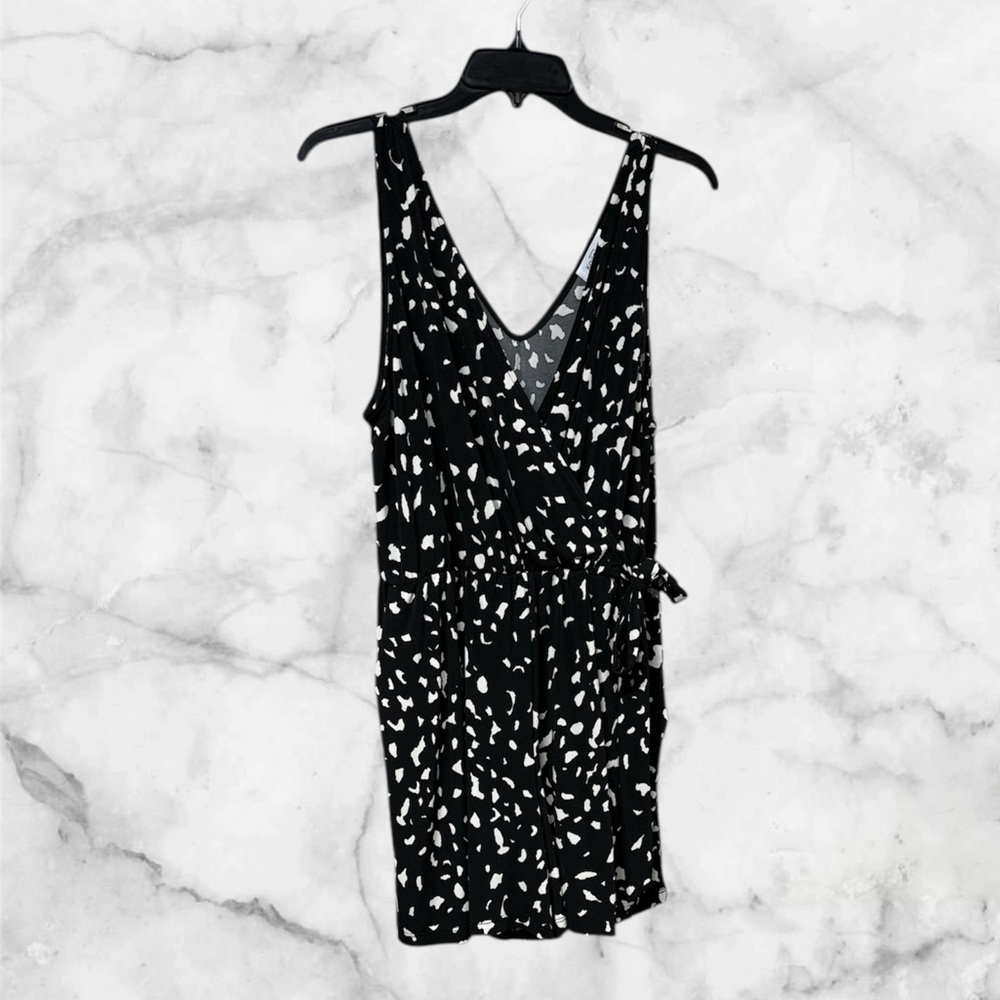 Kaileigh Black and White printed romper faux wrap sleeveless resort size LP